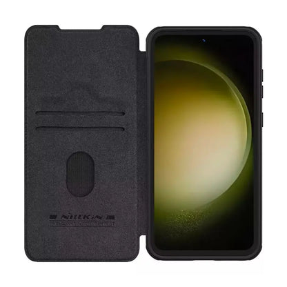 Case Flip Cover Nillkin Qin Pro para Galaxy S23 FE (2023) – Protección y Estilo en Cuero